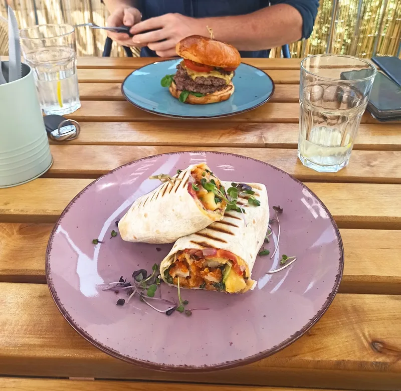 Chaluj burger &beer — restaurant (photo 8)